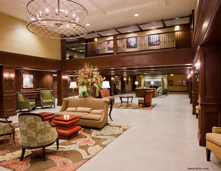 Crowne Plaza Louisville Airport – Premium Comfort & Convenient Access