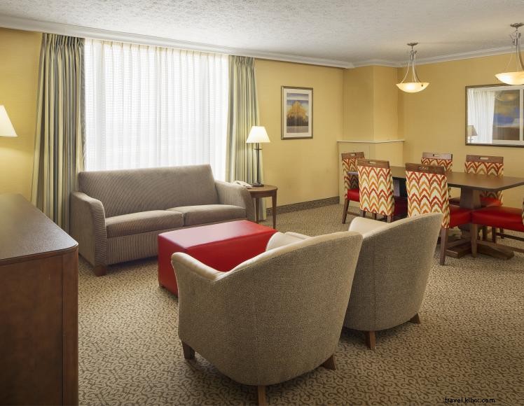 Crowne Plaza Louisville Airport – Premium Comfort & Convenient Access