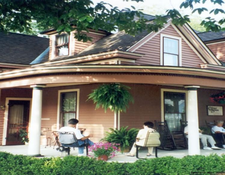 Corner House B&B – Elegant Victorian Home Near Keeneland & Lexington