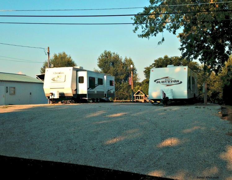 Camp Sue‑Z‑Q: Premium Campground Near Green River Marina – 30×75 ft Campsites with Full Amenities