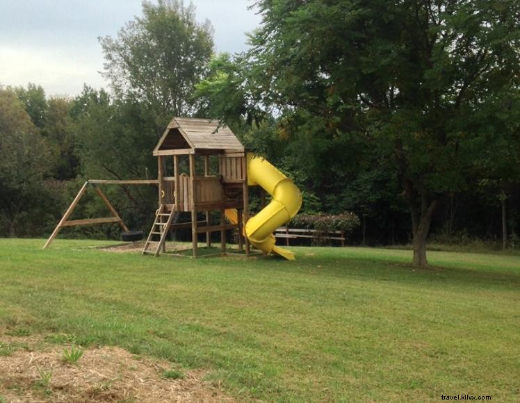 Camp Sue‑Z‑Q: Premium Campground Near Green River Marina – 30×75 ft Campsites with Full Amenities