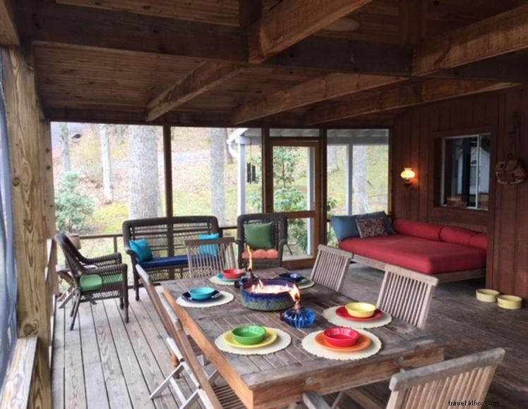 Clifty Creek Cabin – 2‑Bedroom Lake Cumberland Retreat with Private Dock & Year‑Round Views