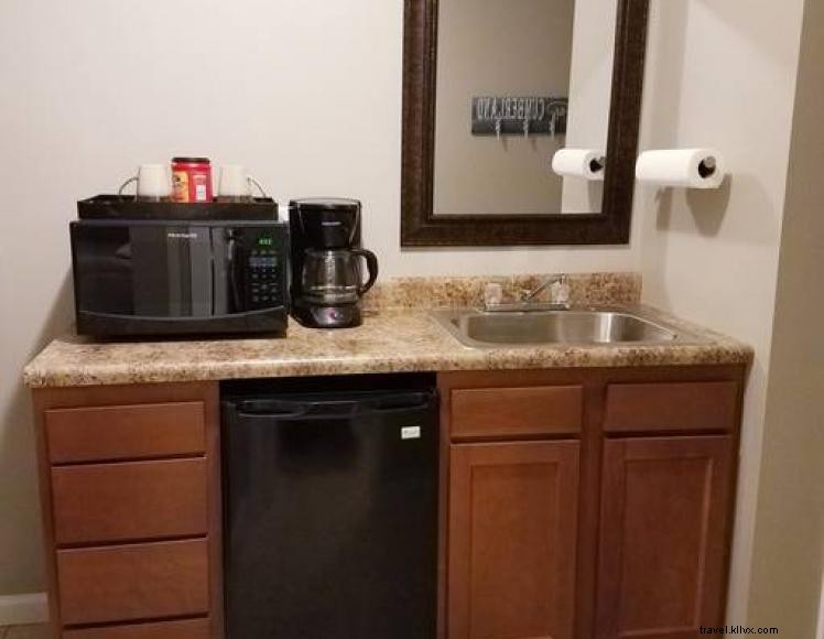 Clifty Creek Inn – Earth‑Built Duplex on Lake Cumberland