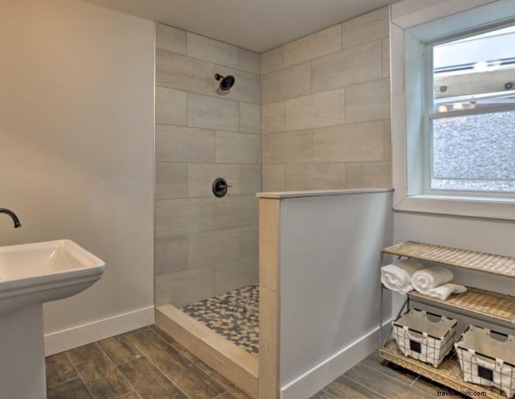 Casa di Maria – 6‑Bedroom Luxury Lakehouse with Private Dock