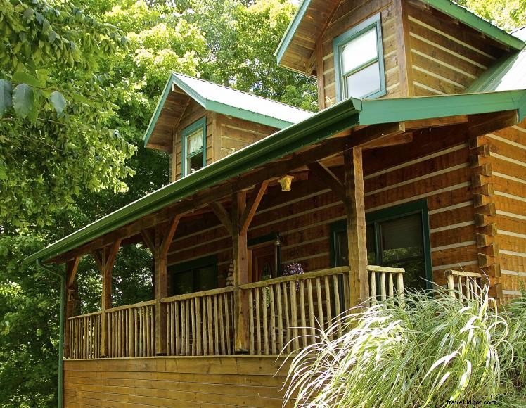 Cabin on the Hill – Authentic Log Cabin Retreat in Russell Springs, KY