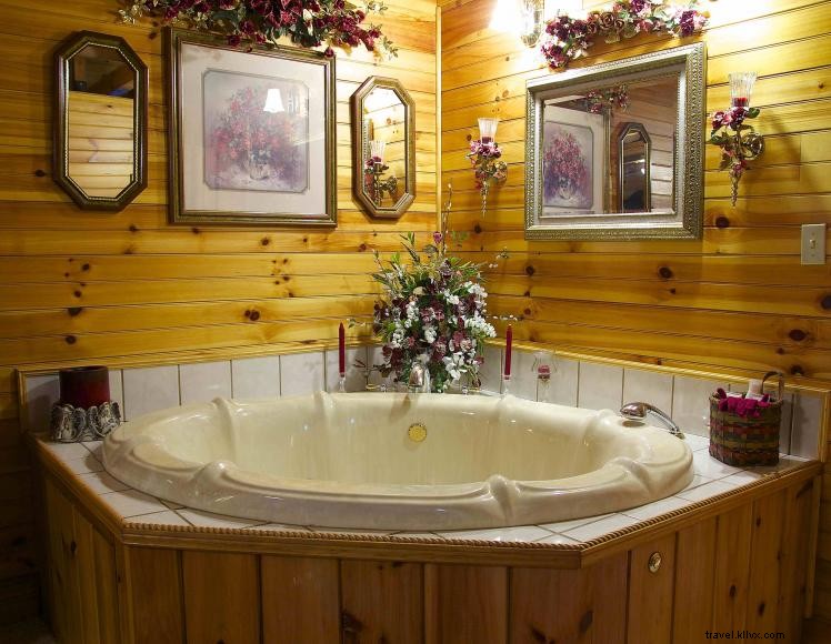 Cabin on the Hill – Authentic Log Cabin Retreat in Russell Springs, KY