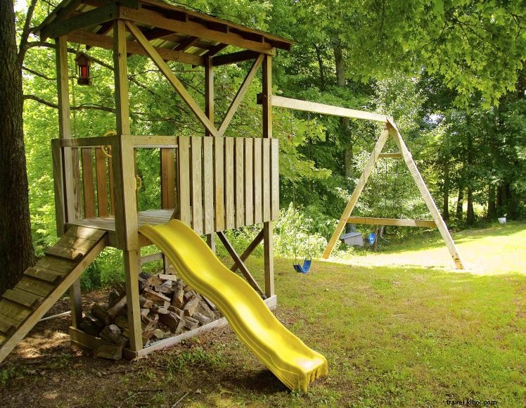 Cabin on the Hill – Authentic Log Cabin Retreat in Russell Springs, KY