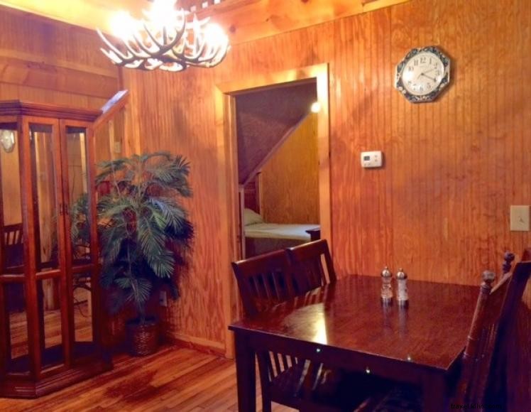 Cabin on the Ridge – Elegant Lake Cumberland Retreat