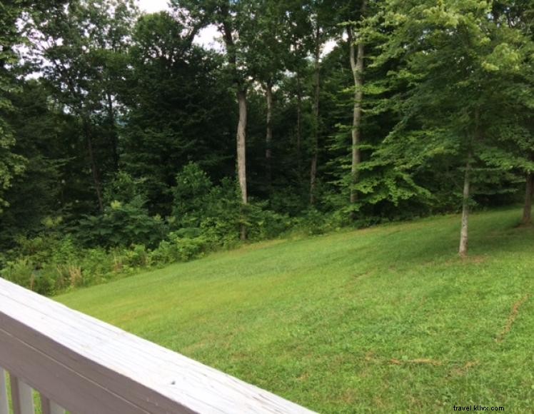 Cabin on the Ridge – Elegant Lake Cumberland Retreat