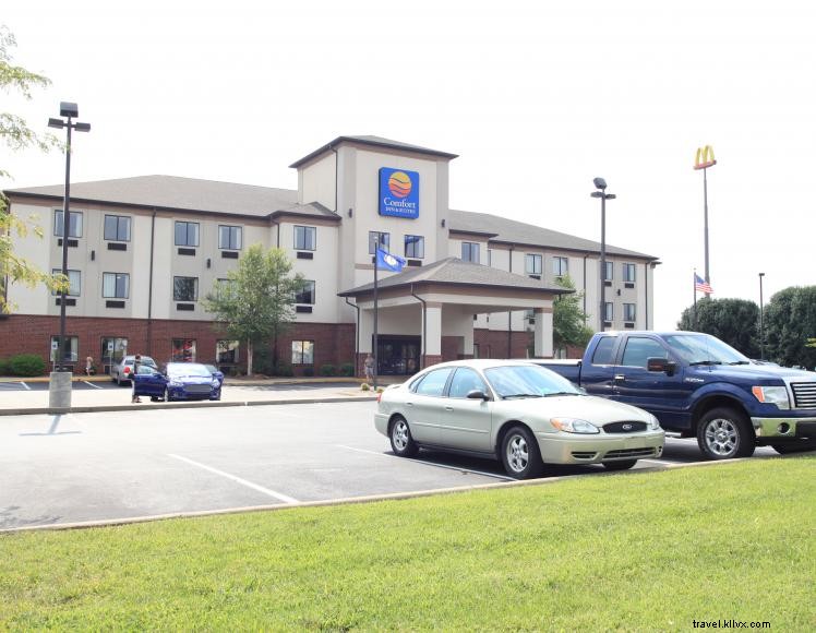Comfort Inn & Suites – Cave City, KY