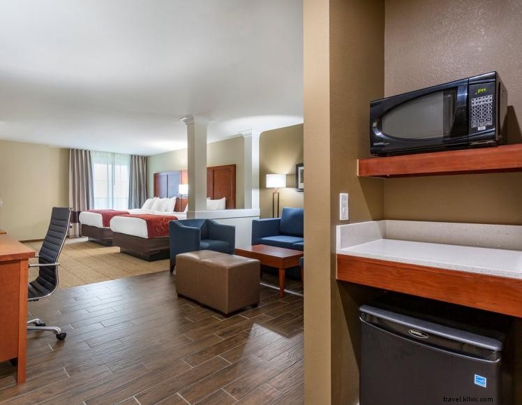 Comfort Suites Bowling Green – Premium Comfort & Great Location
