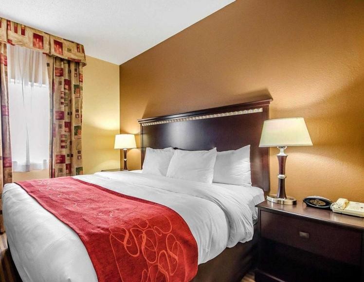 Comfort Suites East – Louisville, KY – Premium Comfort & Convenient Location