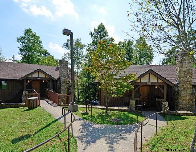 Cumberland Falls State Resort Park – Scenic Natural Wonder & Visitor Guide