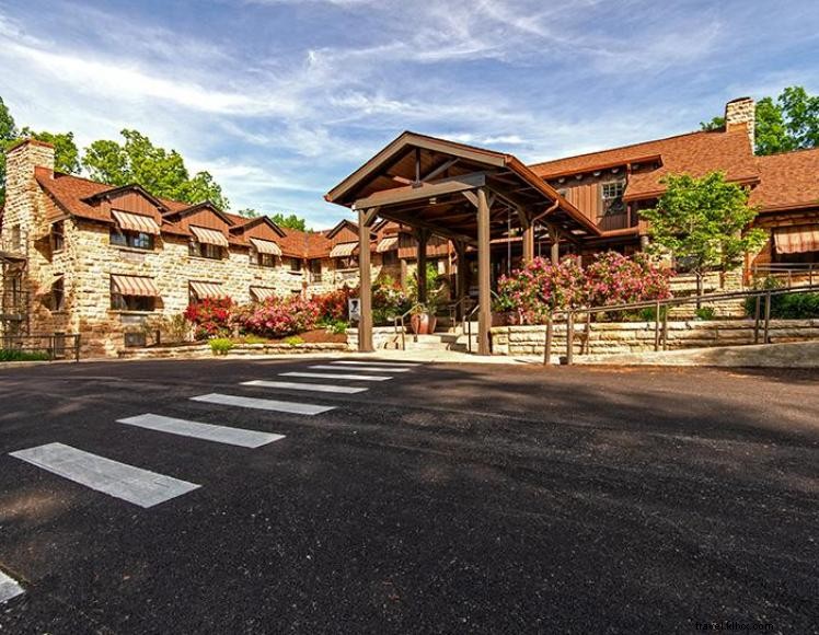 Cumberland Falls State Resort Park – Scenic Natural Wonder & Visitor Guide