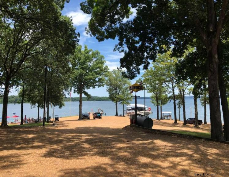 Cozy Cove: A Secluded Family‑Owned Lakeside Resort