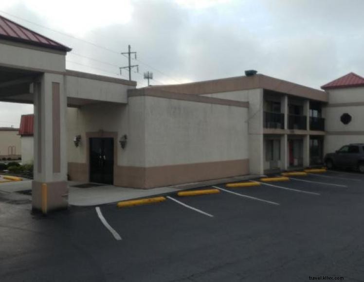 Countryside Inn – Richmond, KY | 98‑Room Comfort & Outdoor Pool