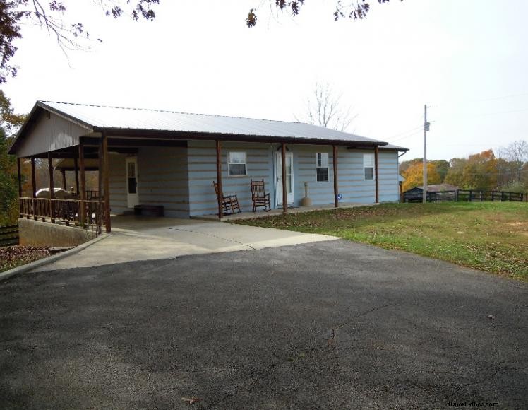 Dailey s Dale Hollow Properties – Spacious 16‑Guest Cabin in Cumberland County, KY
