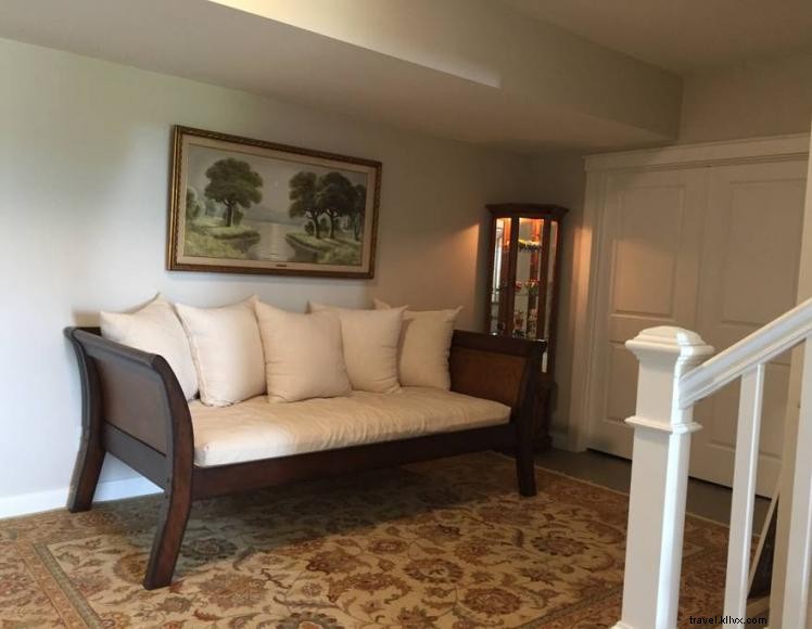 Danville Farm House Charm – Rustic Retreat in Kentucky s Countryside