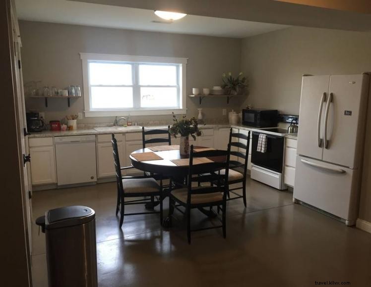 Danville Farm House Charm – Rustic Retreat in Kentucky s Countryside