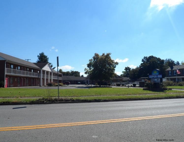 Downtown Super Inn – 38‑Room Bardstown Hotel with Free Wi‑Fi & Pool