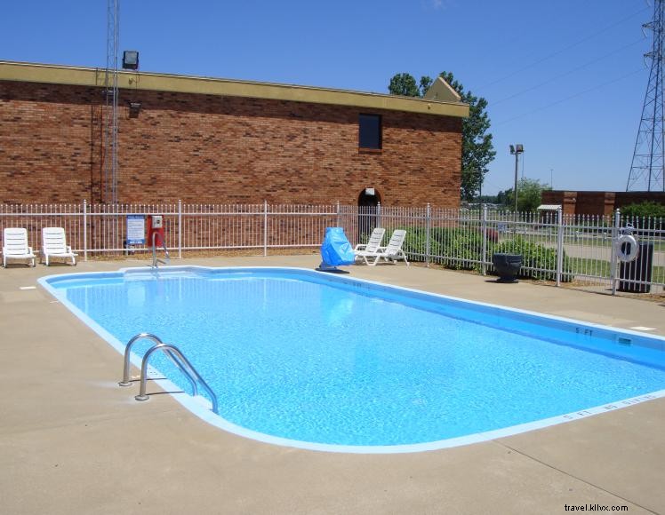 Days Inn Calvert City – Comfortable Stay Near Kentucky Lake & Recreational Attractions