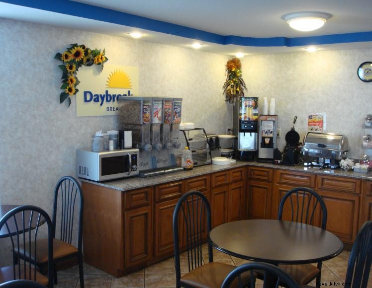 Days Inn Calvert City – Comfortable Stay Near Kentucky Lake & Recreational Attractions