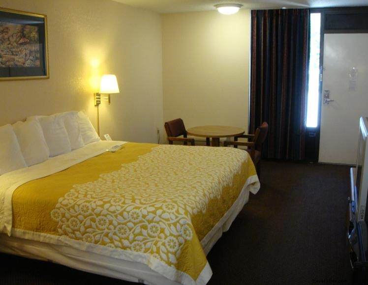 Days Inn Calvert City – Comfortable Stay Near Kentucky Lake & Recreational Attractions