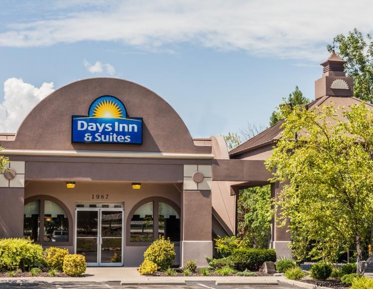 Days Inn & Suites Lexington, KY – Comfortable, Convenient Stays