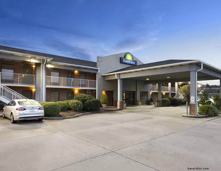 Days Inn Kuttawa – Comfortable Stay & Premium Amenities in Kentucky