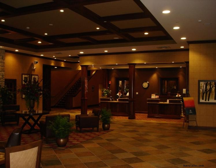 DoubleTree Hotel Cincinnati Airport – Premium Airport‑Front Hospitality