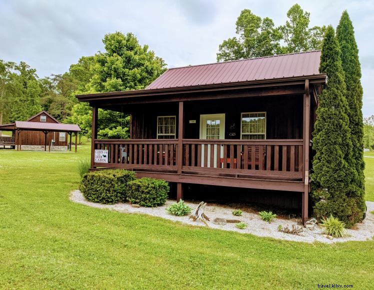 Fort Wahoo Cabins – Your Serene Lakeside Retreat