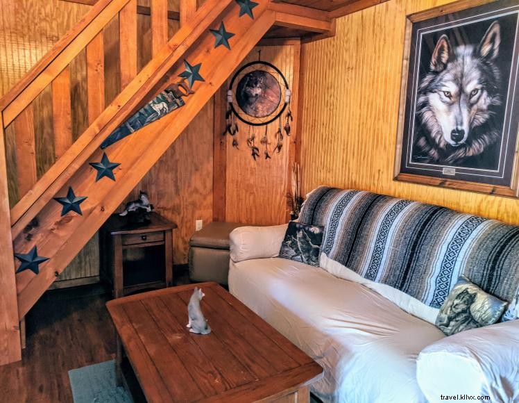Fort Wahoo Cabins – Your Serene Lakeside Retreat