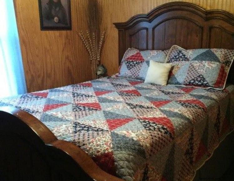 Fort Wahoo Cabins – Your Serene Lakeside Retreat