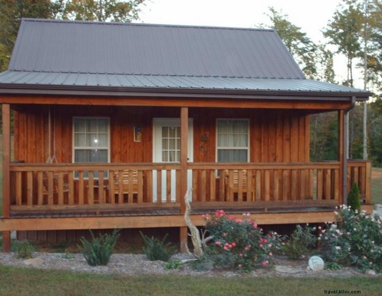 Fort Wahoo Cabins – Your Serene Lakeside Retreat