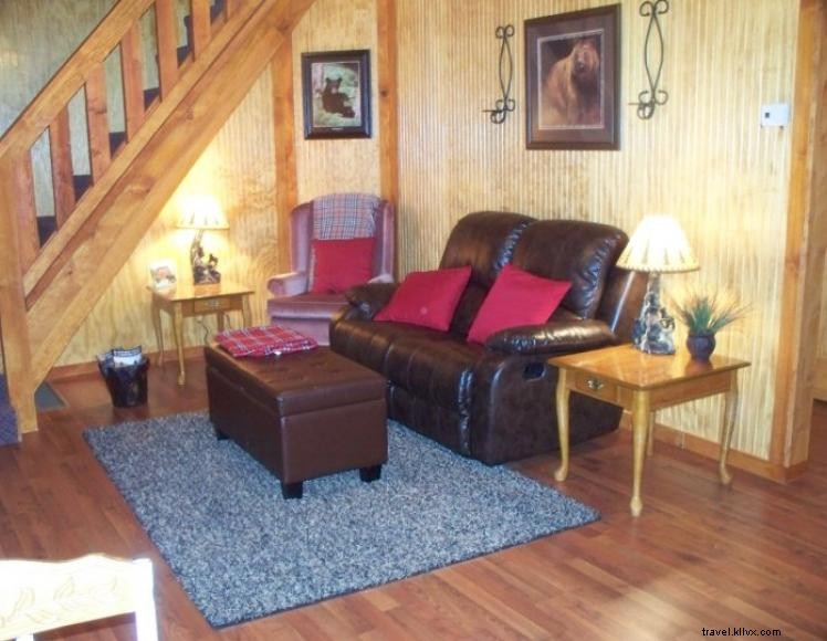 Fort Wahoo Cabins – Your Serene Lakeside Retreat