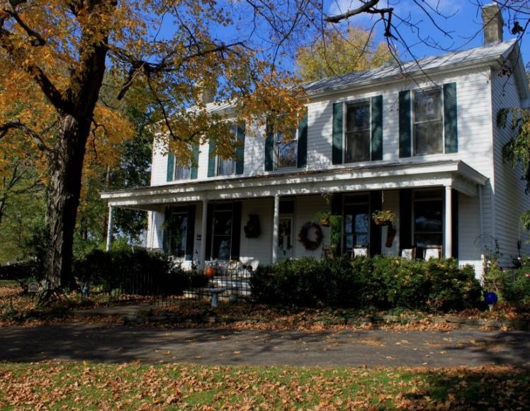 First Farm Inn – Historic 1870s Farmhouse & Horse Sanctuary in Petersburg, KY