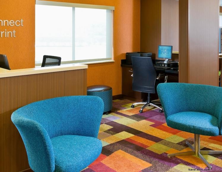 Fairfield Inn & Suites Lexington – Keeneland/Airport: Convenient Hotel with Free Shuttle and Premium Amenities