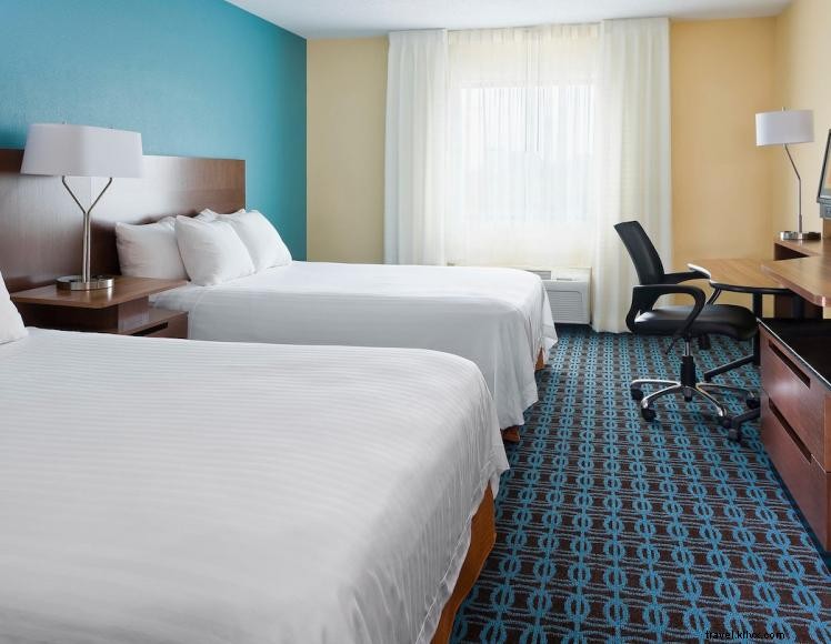 Fairfield Inn & Suites Lexington – Keeneland/Airport: Convenient Hotel with Free Shuttle and Premium Amenities