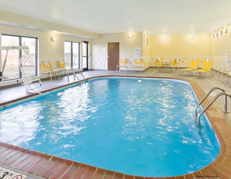 Fairfield Inn & Suites Lexington – Keeneland/Airport: Convenient Hotel with Free Shuttle and Premium Amenities