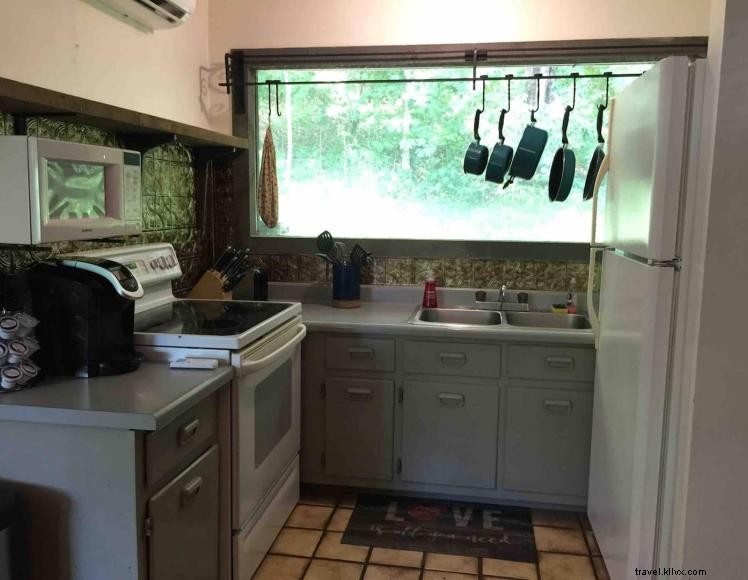 Foggy Bottom Wolf’s Den Cabin – 2‑Bedroom Rustic Retreat near Cumberland River