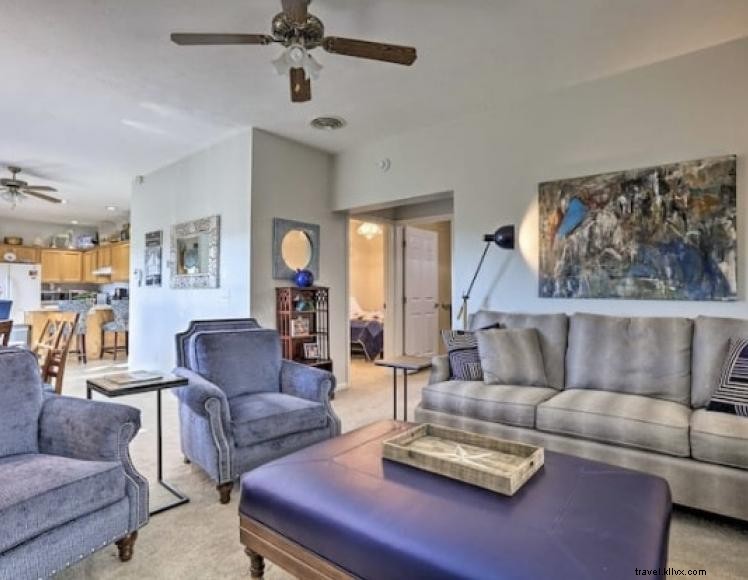 Kentucky Farmhouse Retreat – 5 Beds, 4 Baths, 160 Acres of Meadow