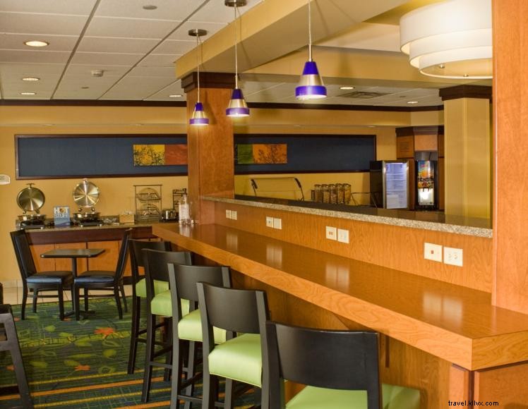 Fairfield Inn & Suites Elizabethtown – Comfort, Convenience & Business Essentials