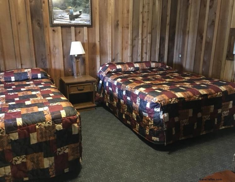 Fin‑N‑Feather: Premium Fishing & Picnic Spot in Aurora, KY