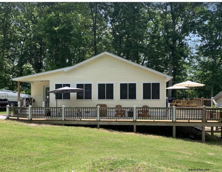 Fierce Lake View Lake House – 2 Bed, 2 Bath Waterfront Retreat in Nancy, KY