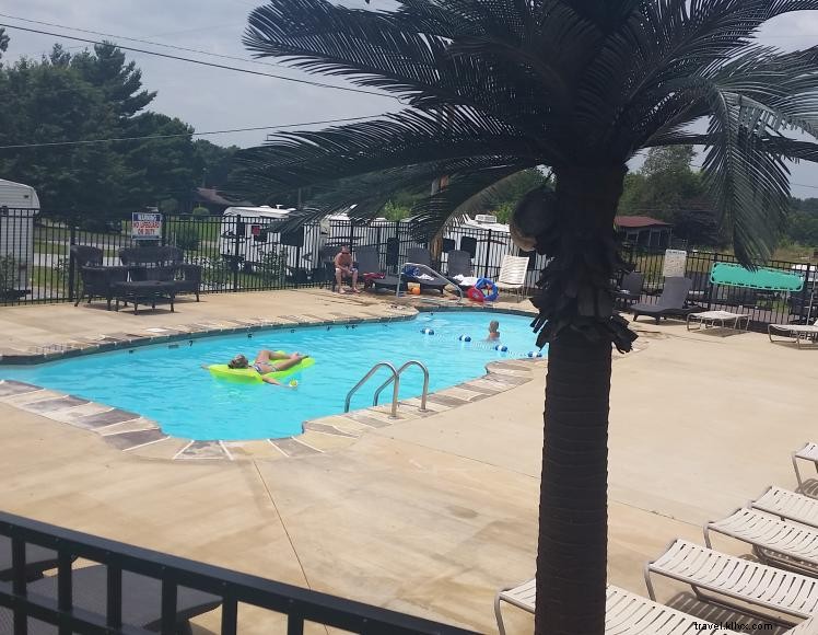 Green River Resort RV Park & Tucker’s Tiki Bar & Grill – Year‑Round Luxury by Green River Lake