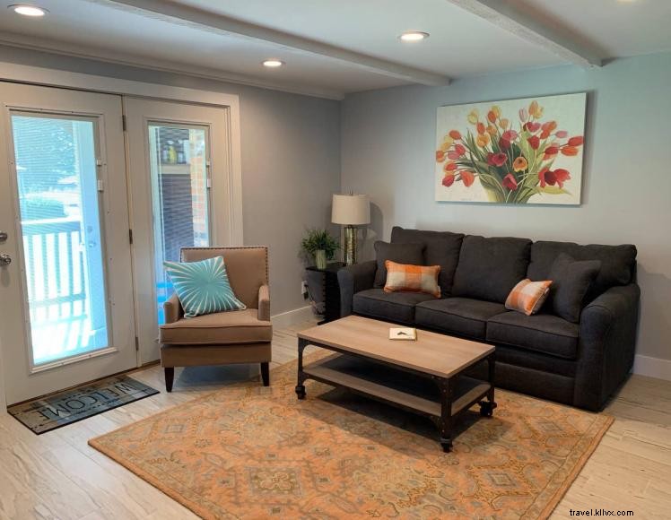 Graceland: Renovated Apartment in Campbellsville, KY – Modern Comfort & Lakeside Access