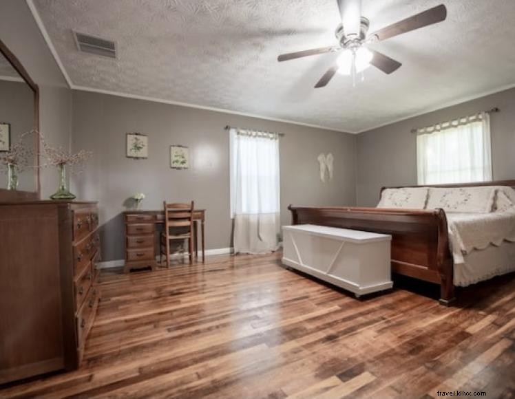 Granny & Papaw s Cottage – Cozy Farmhouse Retreat Near Lawrenceburg, KY