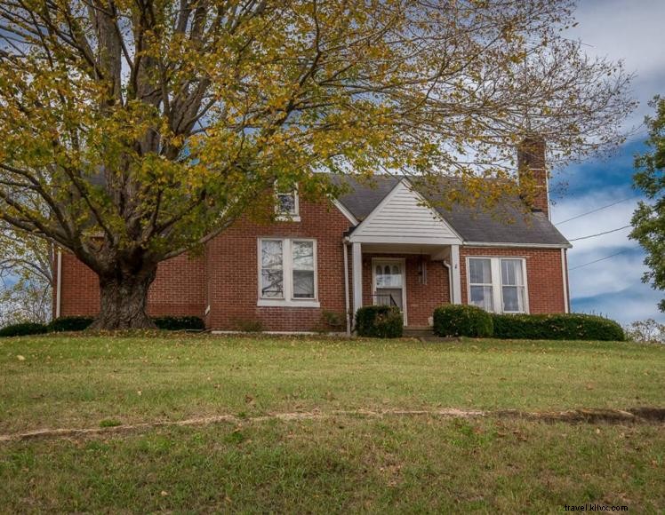 Ginger s Blissful Acres: 50-Acre Kentucky Family Retreat