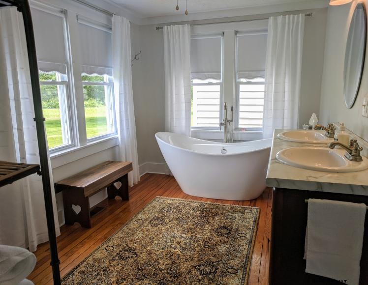 Gran s Place: Historic Family Farmhouse Retreat on 13 Acres Near Lake Cumberland