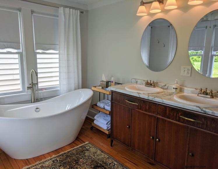 Gran s Place: Historic Family Farmhouse Retreat on 13 Acres Near Lake Cumberland